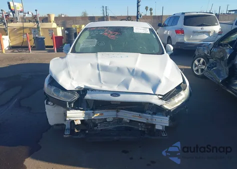 2015 Ford Fusion Hybrid Titanium z USA, uszkodzony, nr VIN 3FA6P0RU2FR199059